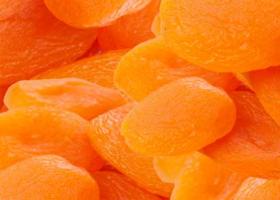 Sušené meruňky: kůra a poškození těla